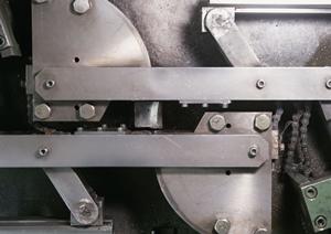 自社工場での修理が格安板金塗装の秘密